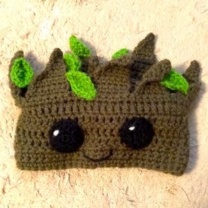 Infant knitted baby Groot hat
